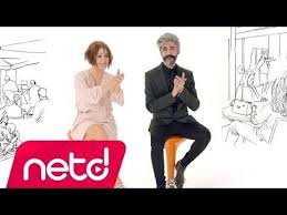 Nazan Oncel Feat Manus Baba Kimler Gelmis Youtube Muzik Indirme Babalar Sarkilar