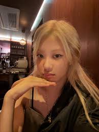 What do you like about Rosé and Lisa?