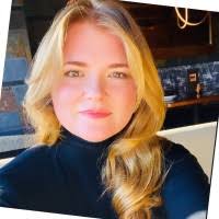 Lynn Yeager's Instagram, Twitter & Facebook