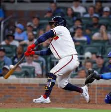 Braves find enough grass to manufacture 4-3 win over Dodgers