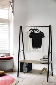 Portant 2 Etageres Et 1 Barre De Penderie Arch Noir H 170 X P 50 Cm En 2020 Barre De Penderie Penderie Decoration Maison