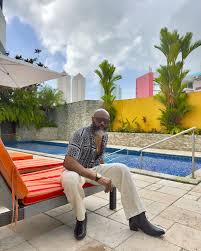 Life is short, wear tropical shirts.”