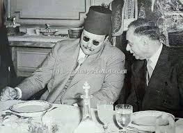 الملك فاروق الأول مع نوري السعيد رئيس وزراء العراق سراي القبه عام ١٩٥٠ In 2020 Royal Family Character Egypt
