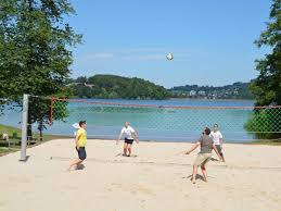 Beachvolleyball Am Hennesee Meschede Sauerland Sauerland Reisen Urlaub
