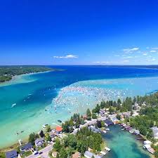 Torch Lake Is Michigan S Own Slice Of The Caribbean Michigan Road Trip Torch Lake Michigan Michigan Travel