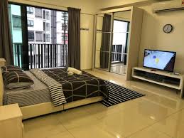 Het beschikt over een buitenzwembad en een fitnesscentrum. Shah City Homestay I City I Soho Home Facebook