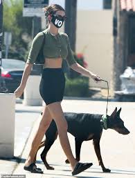 People from los angeles, california, american television personalities and participants in american reality television. Kendall Jenner Wears A Vote Mask As She Picks Up Smoothies With Her Dog Pyro Readsector