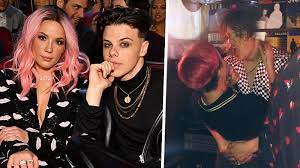 Age, height, weight, weight in pound, height in feet, wiki, bio, family, brother. Halsey Yungblud S Relationship Timeline When They Started Dating To Why They Split Capital