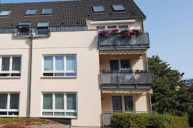 Und schlafzimmer mit offener kuche und ebk. Unsere Referenzen Yasmin Sari Deppe Immobilien In Rostock