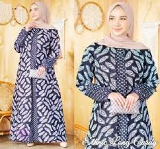 Berbeda dengan gamis batik full motif, tipe kombinasi ini sangat pas digunakan untuk anda yang memiliki tubuh berisi.dominasi warna polos dan motif batik yang tidak terlalu banyak akan memberikan kesan lebih simpel. Snoebel Bc Longcardy Maxi Gamis Batik Wanita Kombinasi Terbaru Agustus 2021 Harga Murah Kualitas Terjamin Blibli