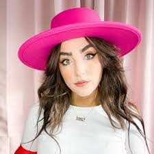 Marissa Denison's Instagram, Twitter & Facebook