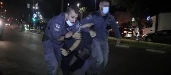 יום ראשון עדי ביטי על הפסנתר: Lxkgtonnwnivqm