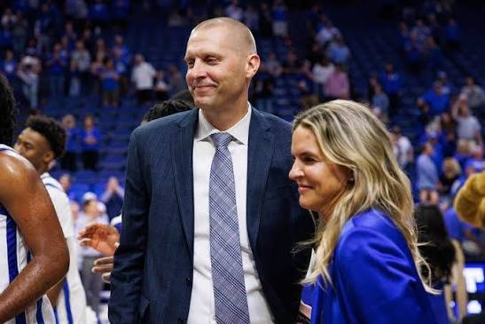 Think Mark Pope's story is interesting? Meet Lee Anne Pope, his wife.  Theirs is the ultimate love story, one of sacrifice, courage, and Kentucky  Basketball. #BBN https://www.on3.com/teams/kentucky-wildcats/news/lee-anne- pope-mark-pope-wife-kentucky-our ...