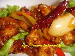 Untuk resepi ayam masak merah, anda boleh terus ke link ini untuk tengok 3 versi ayam masak merah yang mana berkenan di hati dalam artikel ini juga Resepi Ayam Masak 3 Rasa