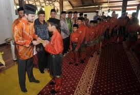 Pengertian anak yatim adalah seorang anak yg telah kehilangan bapaknya, sedangkan piatu adalah anak yang ditinggal mati oleh ibunya. Selangorkini