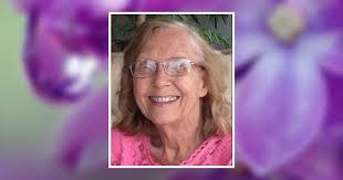 Laura Songer's Instagram, Twitter & Facebook