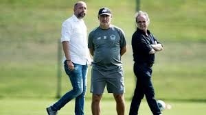 Please help to translate sur un coup de tête. Losc Luis Campos Depart Sur Un Coup De Tete Ou Simple Coup De Pression