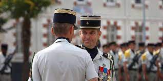 Régiment des troupes de marine entièrement professionnalisé. Angouleme La Passation De Commandement Au 1er Regiment D Infanterie Marine En Images