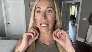 Amazon.com: Kendra Scott Fern Pendant Necklace for Women, Dainty Fashion  Jewelry, Bright Silver-Plated : Clothing, Shoes & Jewelry