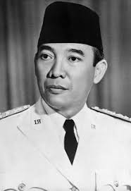 Teman masa muda bung karno, mbah tuminem lahir tahun 1919. Biografi Lengkap Ir Soekarno