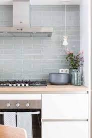 de kleur van deze tegels misschien als tussenkleur op de lange wand keuken tegels keuken wandtegels tegels