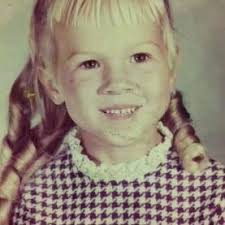 Lynda Burden's Instagram, Twitter & Facebook