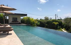 Bali möbel bali haus asiatische dekoration körbe an wand asiatische wohndekorationen deko wand möbel furniture innendekoration ideen zum selbermachen für zu hause. Villa Sunset View In Canggu Bali Indonesien Reisen Mit Rollstuhl