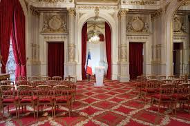 Την πληροφορία επαναλαμβάνει και ο ακαδημαϊκός καθηγητής σόλων κυδωνίατης, στο βιβλίο τουαθήναι, παρελθόν και μέλλον. Xlidh Sto Proedriko Megaro Gia Toys Makron Kanoyn Anakainish 100 Ekat Eyrw Lifeviews