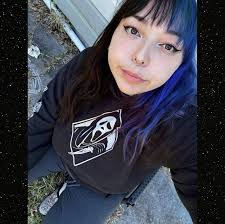 Dating men who like clown girls?