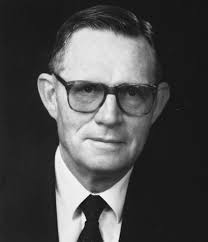 Always a presence': Longtime Madison School District superintendent Douglas  Ritchie dies