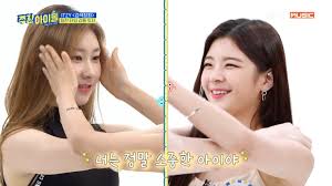 Here's why multiple comebacks a year can be overwhelming according to itzy's lia. Itzy S Chaeryeong And Lia Share Tearful Embrace On Weekly Idol Soompi