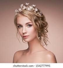 4+ Thousand Blond Tiara Young Woman Royalty-Free Images, Stock Photos &  Pictures
