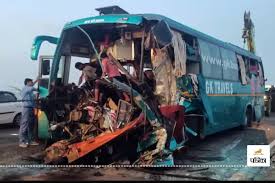 जयपुर-दिल्ली हाईवे पर भीषण हादसा