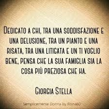 Dedicato A Chi Tra Una Soddisfazione E Una Delusione Tra Un Pianto E Una Risata Tra Una Litigata E Un Ti Voglio Bene Pen Ti Voglio Bene Citazioni Famose Pianto