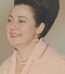 Mary Maceachern's Instagram, Twitter & Facebook