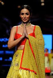 Check out the latest videos on aunty navel and watch all latest aunty navel from india and around the world. Bollywood Stars You Won T Believe Are In Their 40s