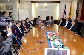 Eksklusif bersama timbalan ketua menteri sarawak, tan sri james jemut masing yang berkongsi sisi lainnya sebagai ahli politik. Kkmm Album Kunjungan Hormat Yb Timbalan Menteri Ke Atas Ybhg Datuk Amar Awang Tengah Ali Hasan Timbalan Ketua Menteri Sarawak Pada 17 Julai 2019 Image Kunjungan Hormat Yb Timbalan