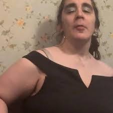 Robin Buckner's Instagram, Twitter & Facebook