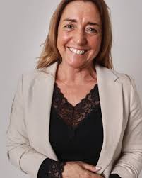 GEORGINA Model GEORGINA