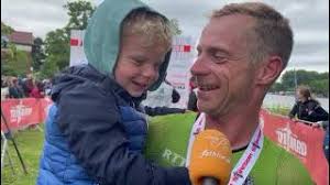 VIDEO] Jack Allison en Linda Altelaar schrijven Middle Distance Tri  Amsterdam op hun naam