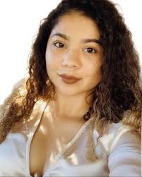 Isabella Calhoun's Instagram, Twitter & Facebook