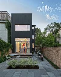 Geben sie bei ihrer suche eine ortschaft an und finden sie schnell und bequem das passende objekt zum kaufen in ihrer nähe. Intriguing Renovation In Toronto Contrast House Architektur Haus Architektur Haus Schmales Grundstuck
