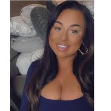 Ash💟 (@ashleighembleton)