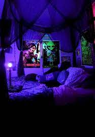 32 Spooky And Scary Halloween Bedroom Decorating Ideas Halloween Bedroom Decor Grunge Bedroom Chill Room