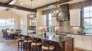 A slate backplate can give any kitchen renovation a pleasant finishing touch. 18 Gorgeous Kitchens With Natural Stone Backsplash