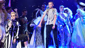 Explore backpack kid's net worth & salary in 2021. Saturday Night Live Backpack Kid Steals Katy Perry S Show