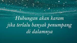 Cinta yang tulus selalu mempunyai alasan untuk mempertahankan, meski sedang diuji dalam cobaan yang mungkin bisa memisahkan. Koleksi Kata Kata Sindiran Buat Pacar Komplit Kepogaul