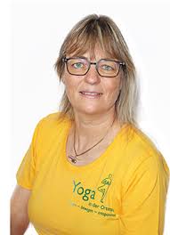 yoga-akademie-baden.de