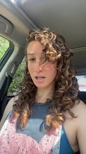 somebody just tell meeee #curlyhair #curlygirl #sapphic #tgirl #wlw