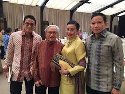 Sandiaga salahudin uno atau sering dipanggil sandiaga uno atau sandi uno adalah pengusaha muda dan ternama asal indonesia. Biografi Sandiaga Uno Profil Pengusaha Sukses Indonesia Yang Pernah Di Phk Biografi Pengusaha Muda